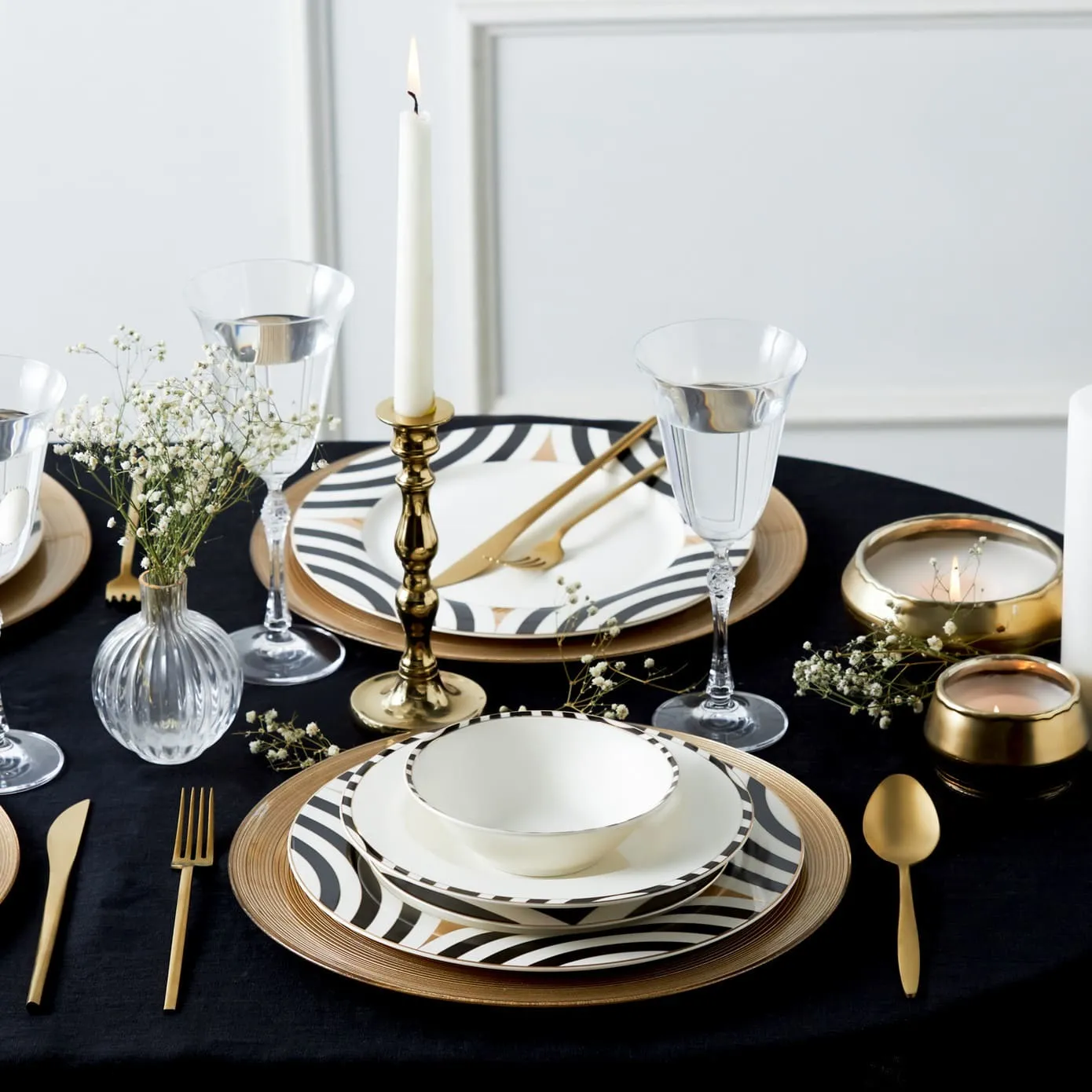 Karaca Roll 24-teiliges Geschirrset für 6 Personen aus Porzellan – Bild 3