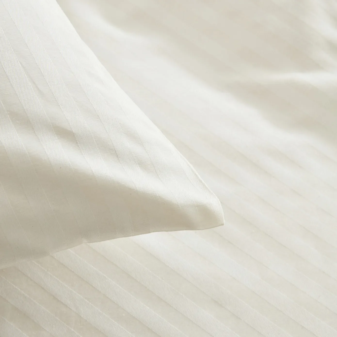 Karaca Home Josef gestreift Satin Doppel Bettbezug Set Ecru – Bild 6